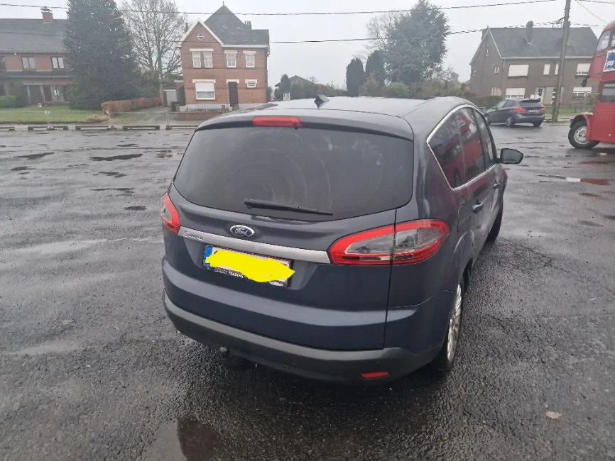 Ford S-Max Image 1