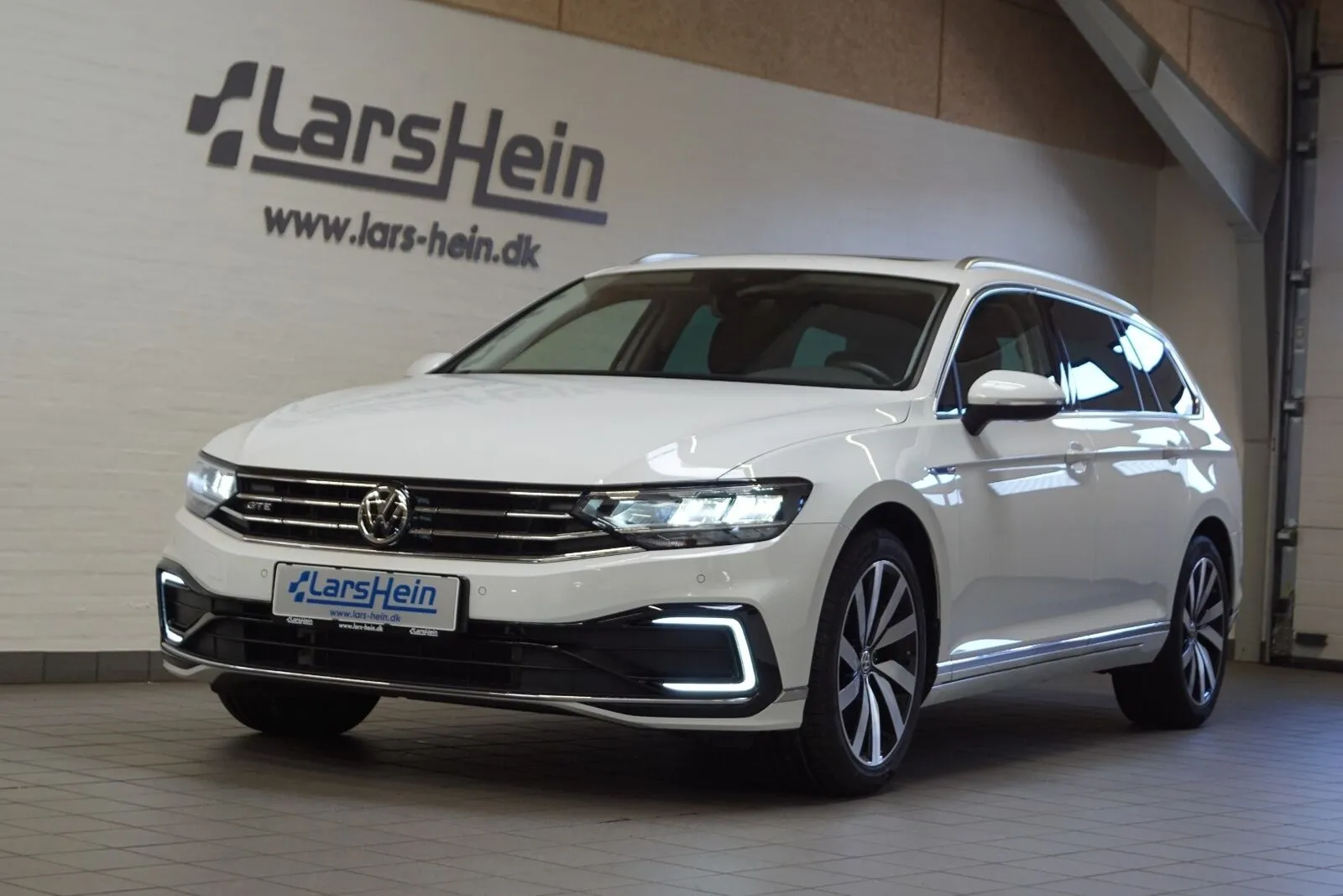 Volkswagen Passat 1,4 GTE Variant DSG 5d Image 1